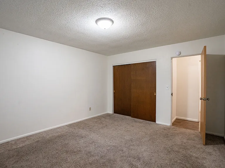 Fargo, ND Park Terrace Apartments | 21C | Bedroom