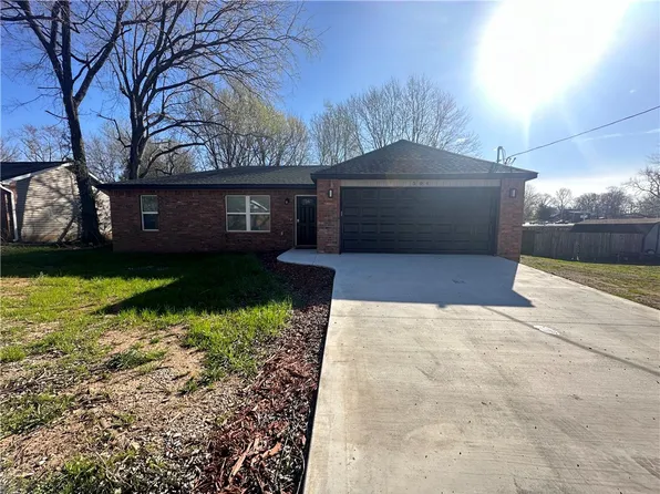 504 2nd Ave SW, Gravette, AR 72736