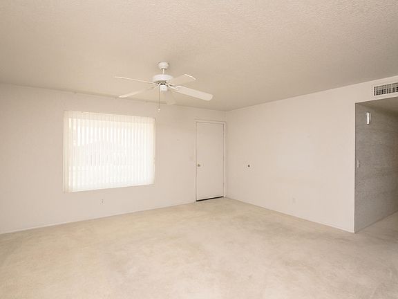 3rd image of 880 Empress Dr