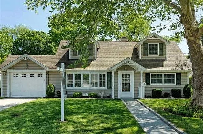 7 Fieldstone Dr