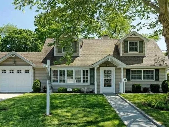 7 Fieldstone Dr, Syosset, NY 11791