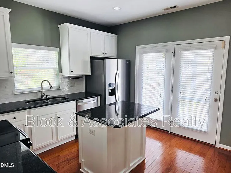 124 Braeside Ct — Photo 17