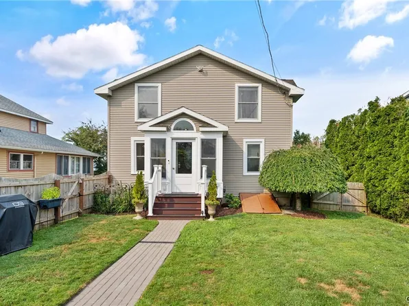 6989 Van Antwerp Dr, Cicero, NY 13039