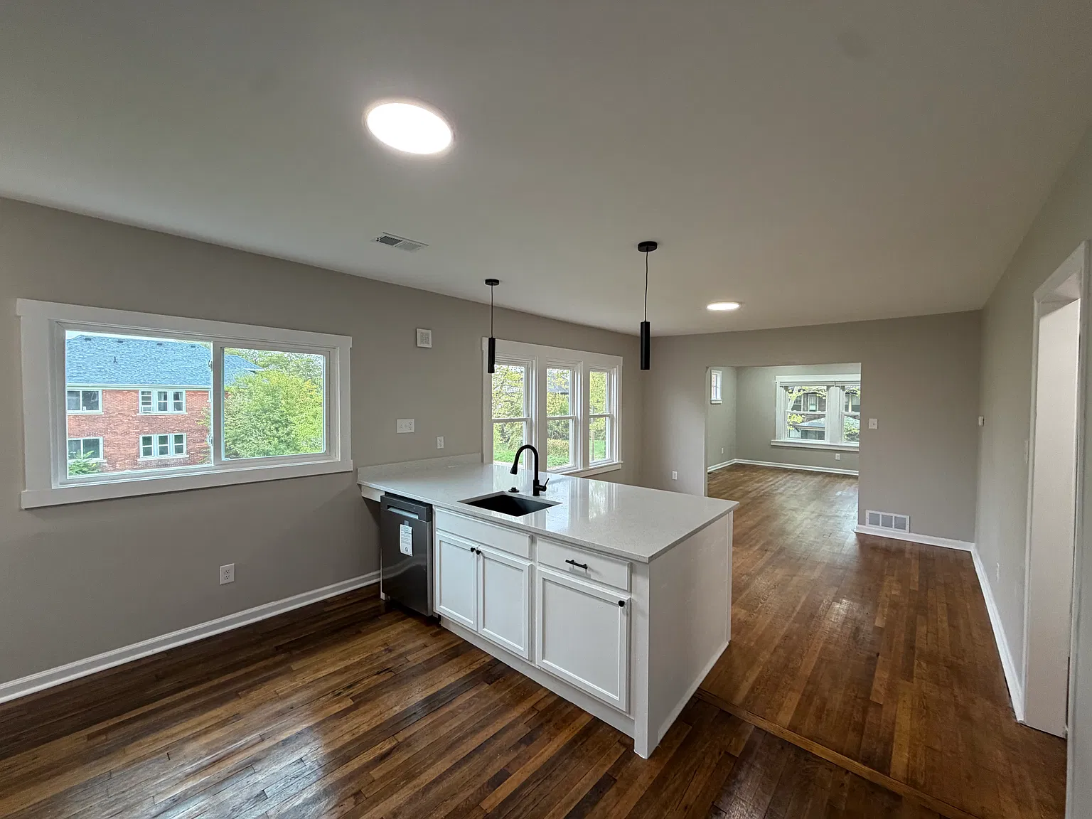 2 bed, 1600 sqft, $1,600 — Photo 1