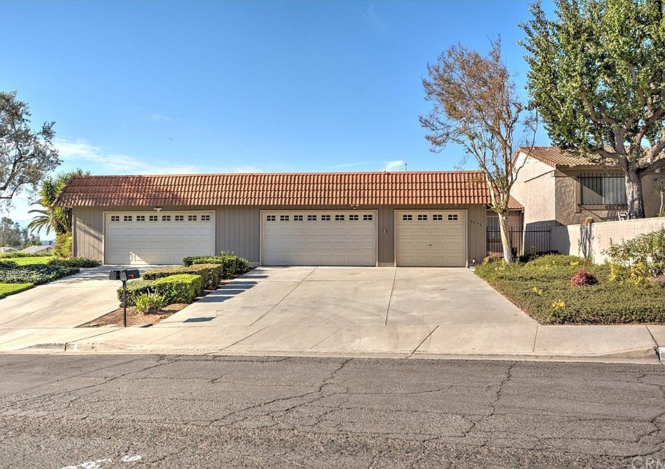 2nd image of 5775 Falling Leaf Ln