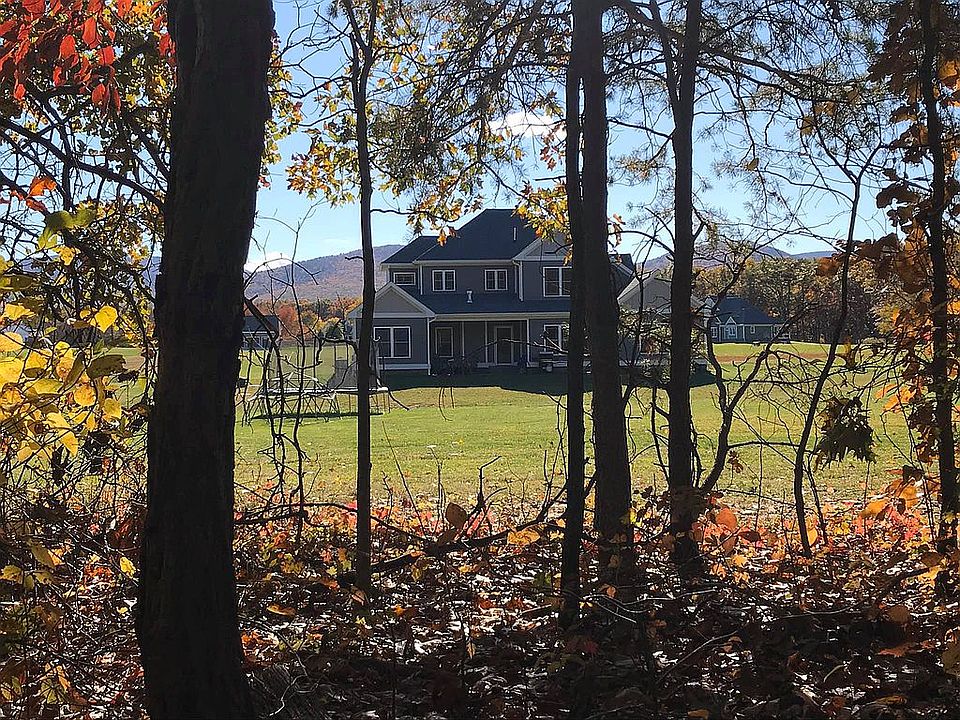 2nd image of 140 Jaspers Ln