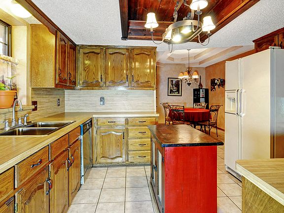 4th image of 702 Westwind Ln