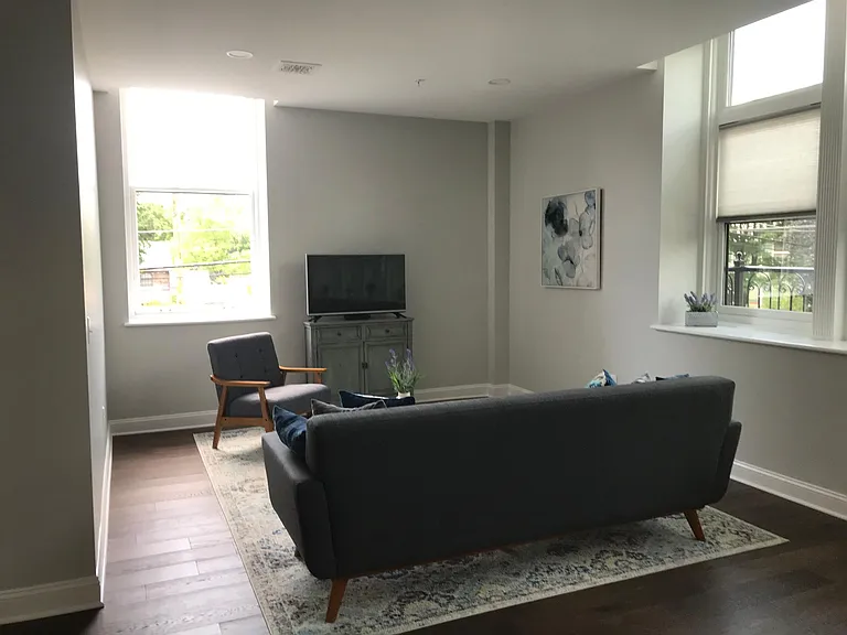 77 Van Dam St #206 — Photo 6