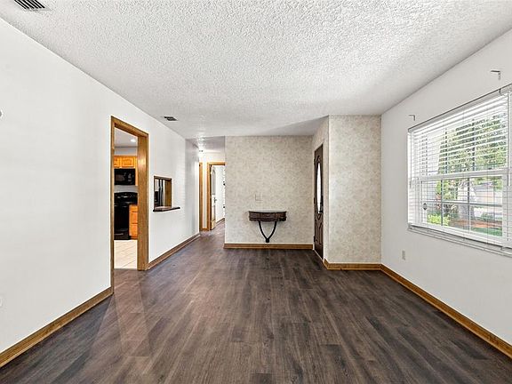 3rd image of 625 PEARL ROAD