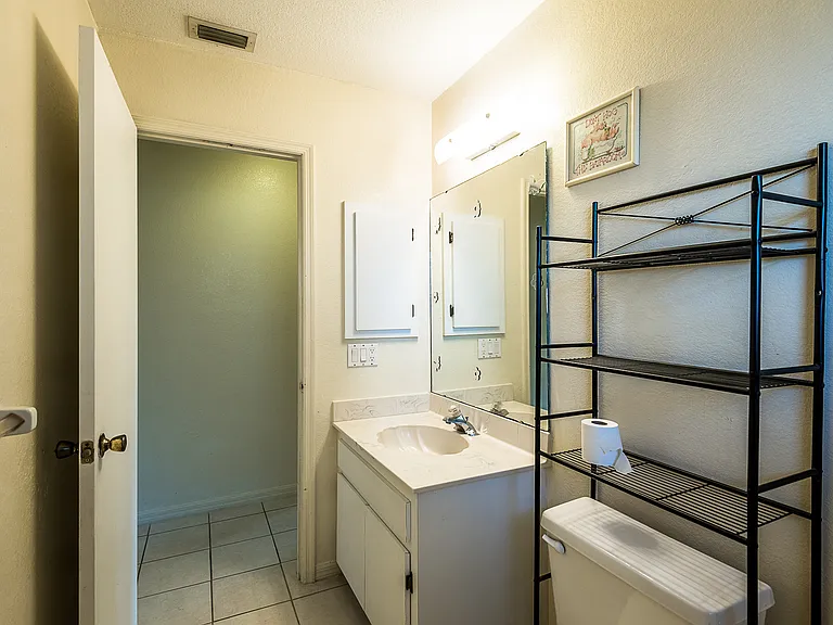 504 Vannell St — Photo 26
