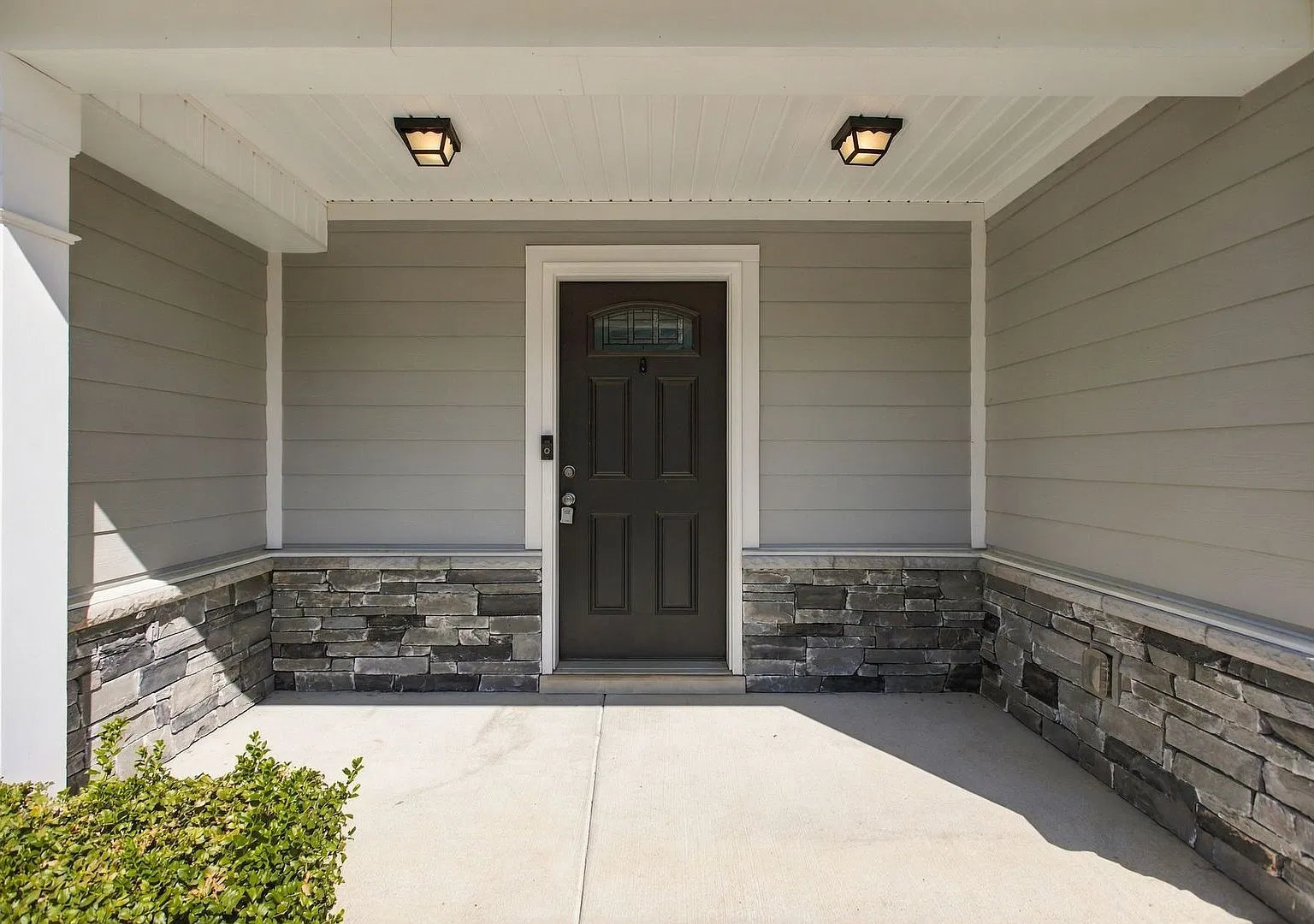 Three Bedroom Townhouse in Spring Hill! — Photo 2