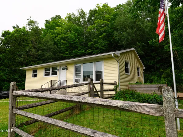 45 Woodlawn Ave, North Adams, MA 01247