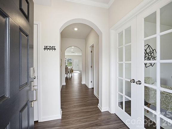 3rd image of 234 Hamptons Cove Rd