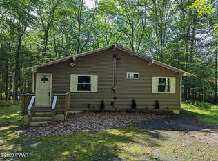 146 Beach Ln, Dingmans Ferry, PA 18328