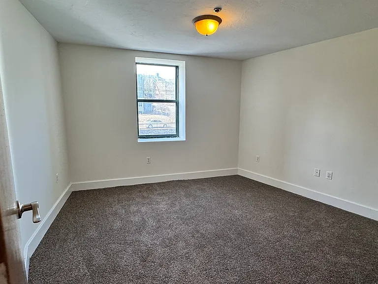 12 Crane St #11 — Photo 7