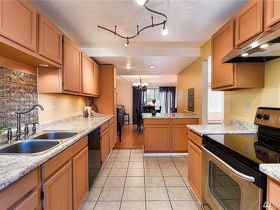 5th image of 690 NW Atalanta Way APT B4