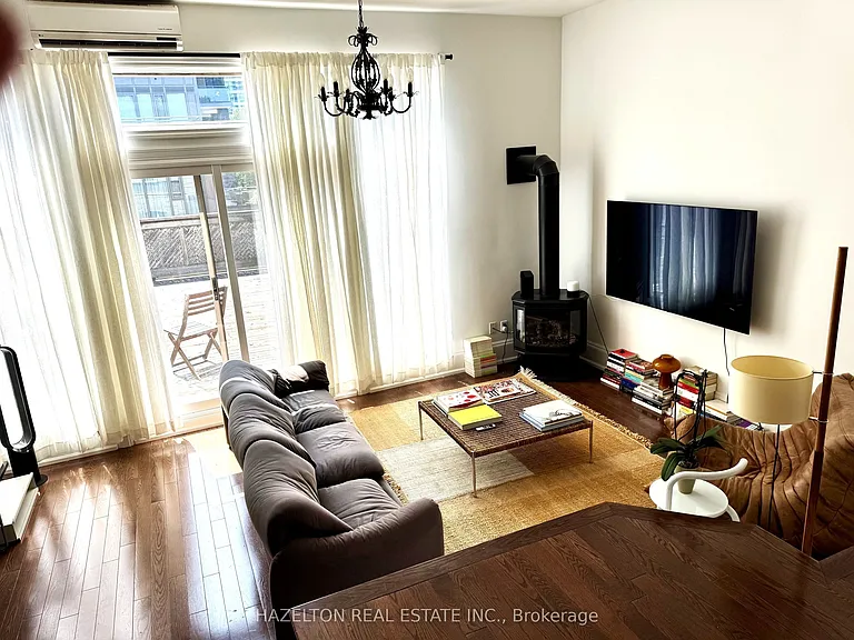 19 Lowther Ave #3 — Photo 3