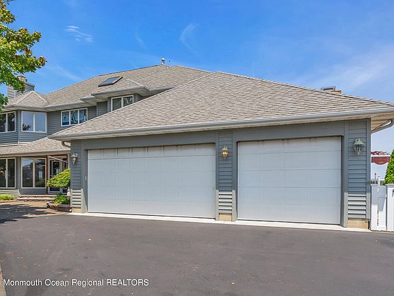 2nd image of 1016 Montauk Drive
