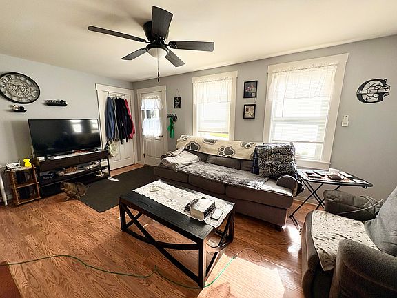 4th image of 8 Cushman Street