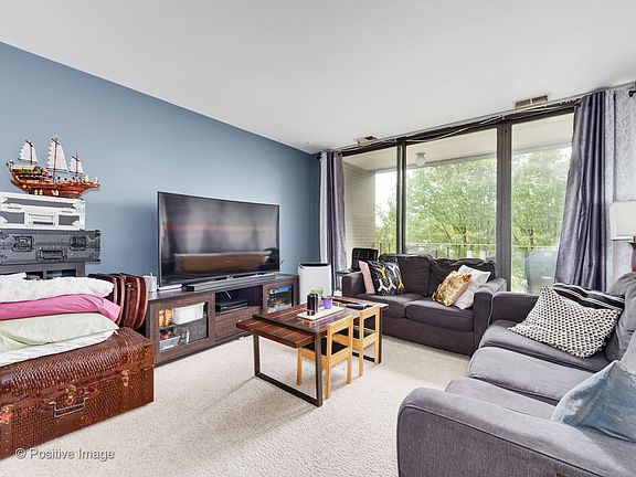 3rd image of 5406 Lincoln Ave APT 2E