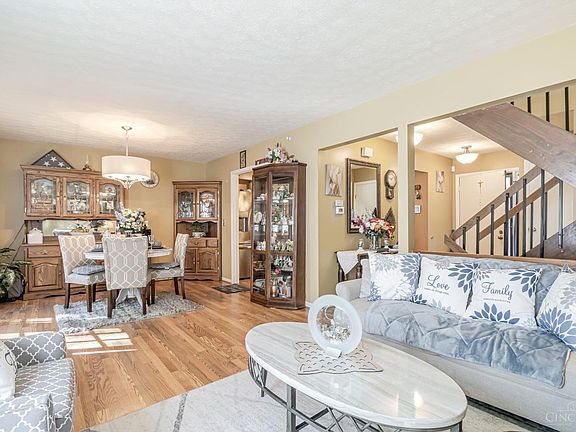 4th image of 495 Clubhouse Dr