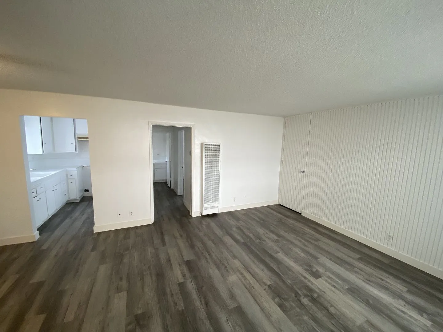 Oxford Apartments (DMM1008) — Photo 2