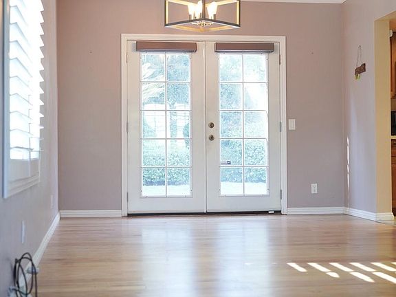 2nd image of 1375 Winterwood Ln