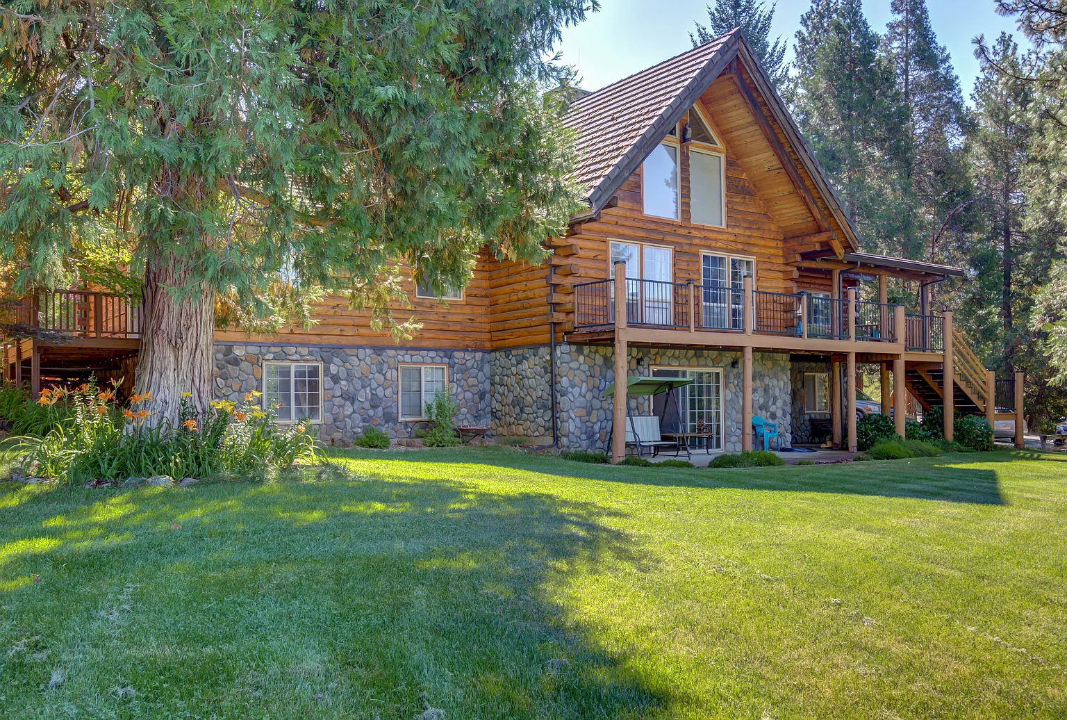 225 Monteflora Ter photo 1