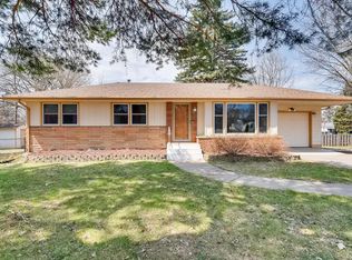 1847 Lexington Ave N, Roseville, MN 55113