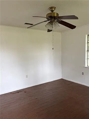 3 bed, 2.0 bath, 1150 sqft, $1,800 — Photo 4