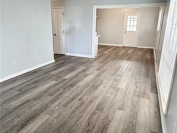 3rd image of 7 Willow Ln