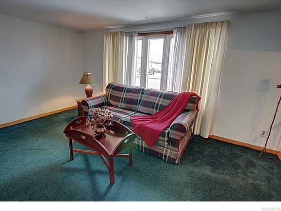 4th image of 75 Parwood Dr