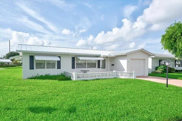 2 bed, 2.0 bath, 1428 sqft, $2,400 — Photo 3