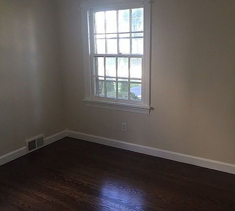 5th image of 157 Argyle Ave