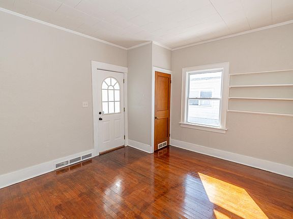 5th image of 925 Sancome Ave