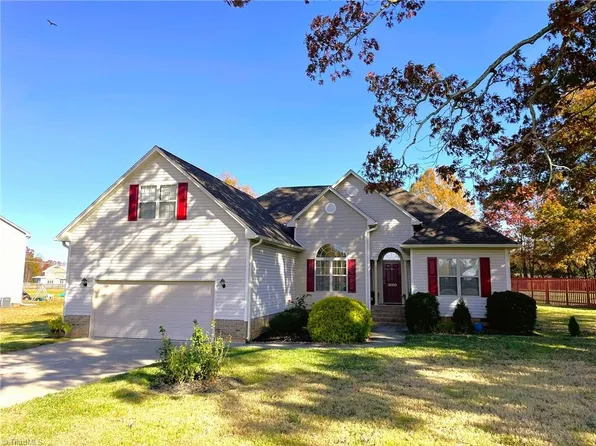 3003 Pearson Farm Dr, Browns Summit, NC 27214