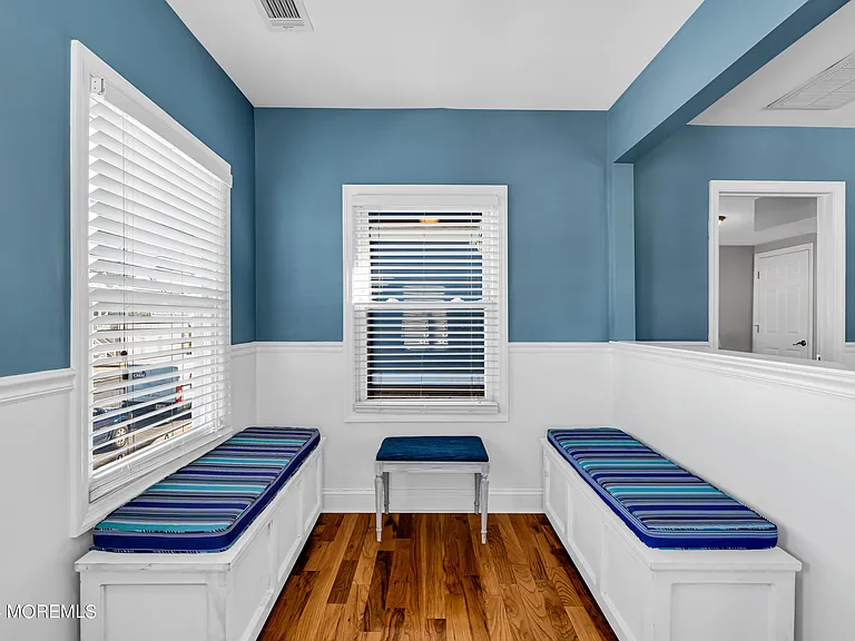 10 Pershing Ave #FRONT — Photo 8