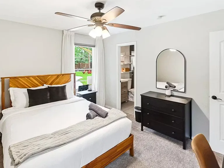 8910 Slayton Dr — Photo 12