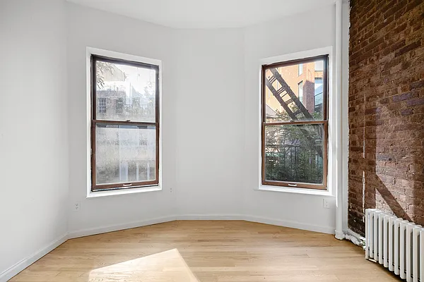 Rented by J PRESTON AND ASSOCIATES INC | media 15