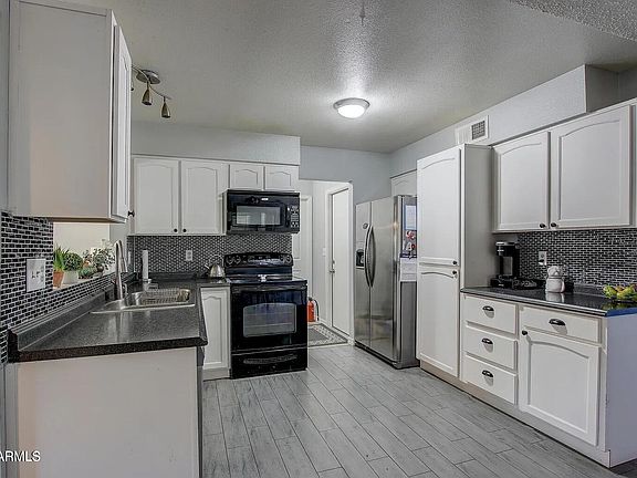 3rd image of 2755 E Michigan Ave