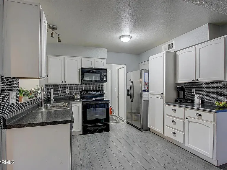 2755 E Michigan Ave — Photo 3