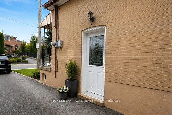 2 bed, $2,700 — Photo 2