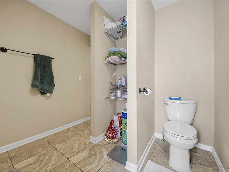 447 E Washington St — Photo 15