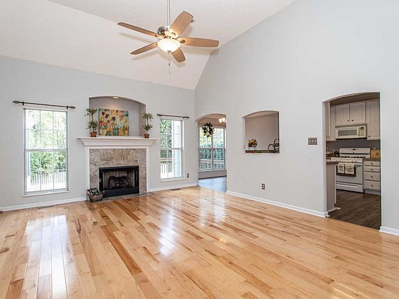 3rd image of 2028 Saint Gregorys Ct