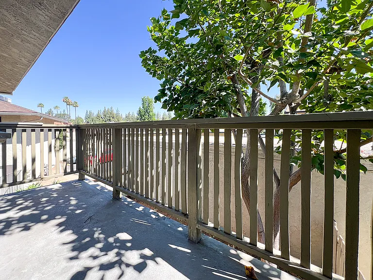 Casa Verde at Canyon Crest Apartments — Photo 11