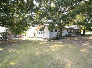 5101 Lakeview Dr, Ennis, TX 75119