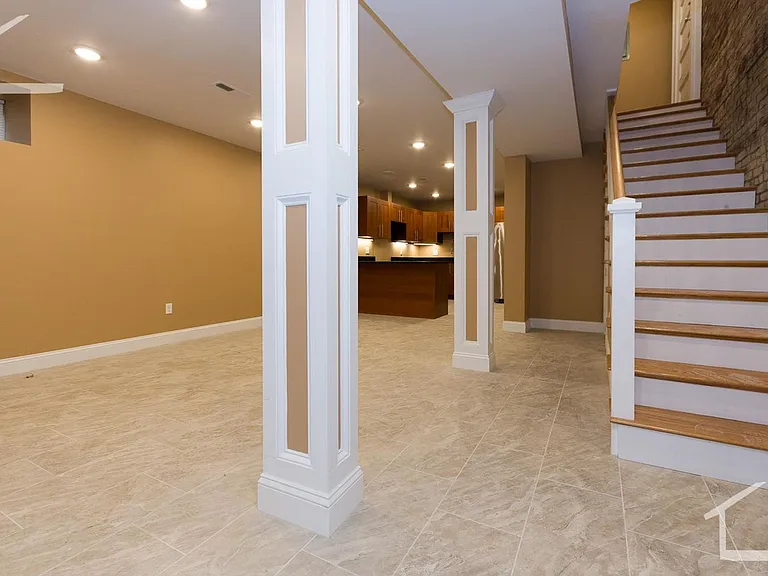 33 Linden St #1 — Photo 8