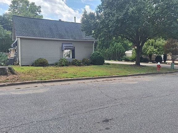 5th image of 507 N Elm St