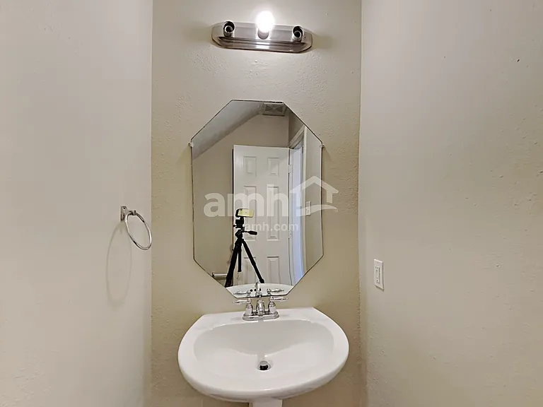 4002 Portman Glen Ln — Photo 9