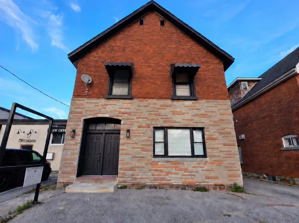 28 Matchedash St N #1, Orillia, ON L3V 4T5